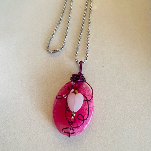 Pink Dragons Vein Agate gemstone wire wrapped pendant necklace with heart charm - Picture 1 of 8